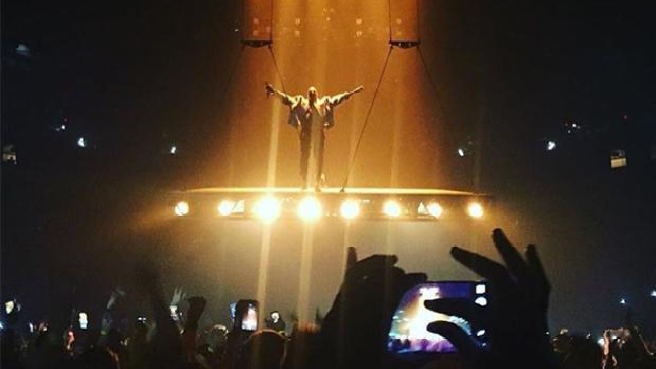 THIS IS A GOD DREAM: Kanye’s ‘Saint Pablo’ Tour Has A Fkn Floating Stage