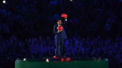 Japanese PM Shinzo Abe Warped Into Rio’s Closing Ceremony Dressed As Mario