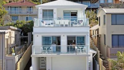 You Should Probs Drop $5 On This Raffle To Win A $4M Sydney Beach House Hey