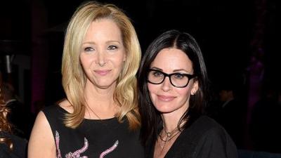 WATCH: Lisa Kudrow And Courteney Cox Smash A Round Of ‘Friends’ Trivia