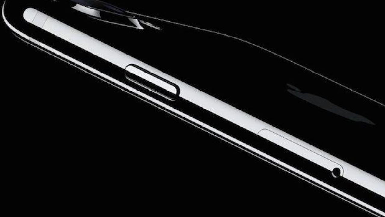 Apple Fine Print Says ‘Jet Black’ iPhone 7 Will Scratch Up A Real Fkn Treat