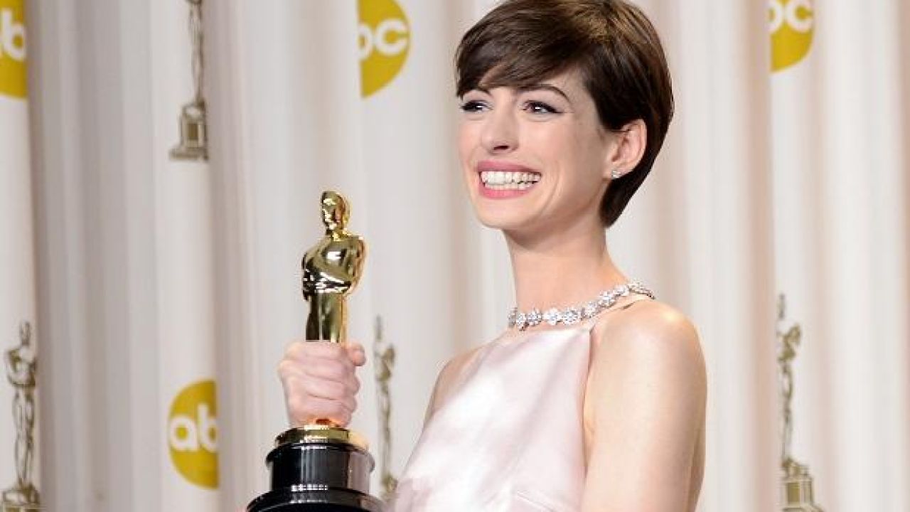 Anne Hathaway Kills The Dream You Dreamed, Says Oscar Speech Was Fake