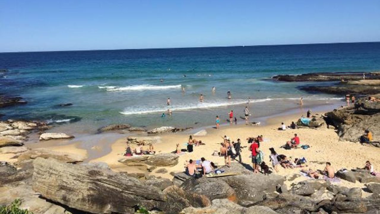 Sydney Has An Ultra Rare ‘Pop-Up Beach’ RN & No One Can Figure Out Why