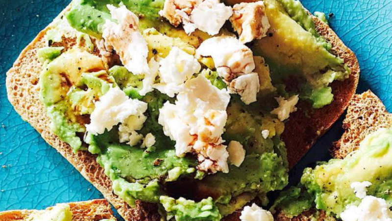 Melbs Cafés Are Giving Discounts On Smashed Avo So You Can Buy That House