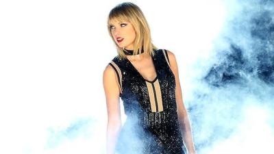 Taylor Swift Describes Alleged Groping Incident In Just-Released Court Docs
