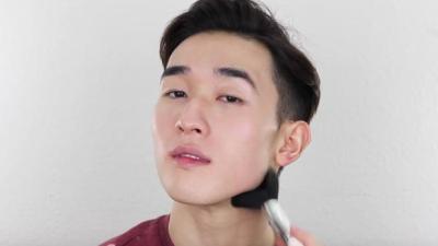 Fellas In South Korea Are Wearin’ Make-Up To Help W/ Their Self-Confidence