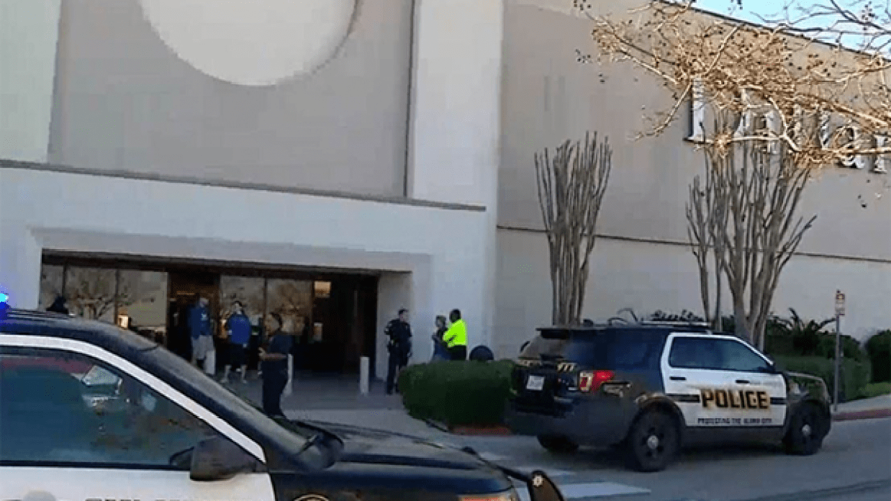 1 Dead & Six Injured In US Shopping Centre Shooting After Robbery Goes Awry
