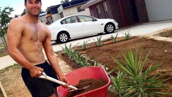 Sasha Mielczarek Goes Full Bachie, Launches A Fitness Blog For Tradies