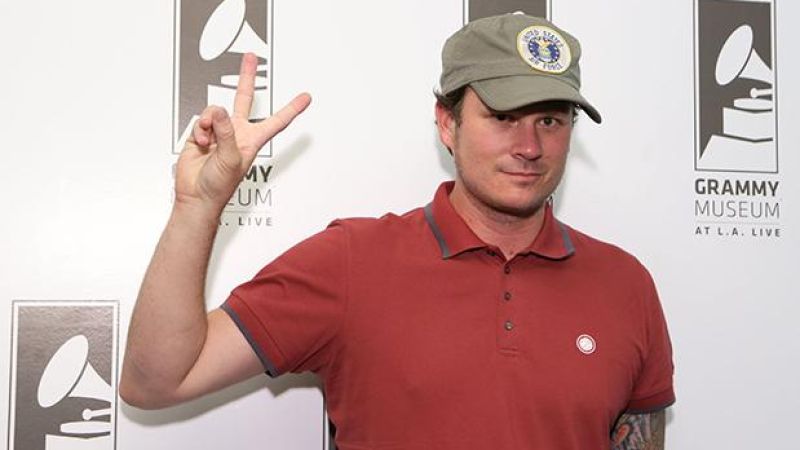 WAKE UP, SHEEPLE: Tom DeLonge Named ‘UFO Researcher Of The Year’