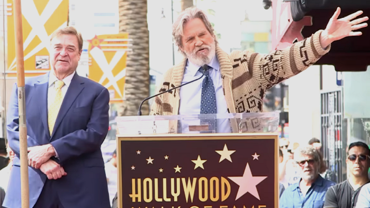 WATCH: Jeff Bridges Brought Back ‘The Dude’ To Honour M8 John Goodman
