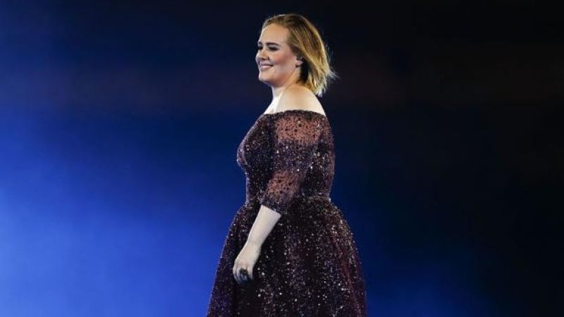 Foul-Mouthed Angel Adele Halts Sydney Concert After Unwell Fan Collapses