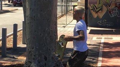 Justin Bieber Whipped His Deck Out For A Skate Around Perth Today