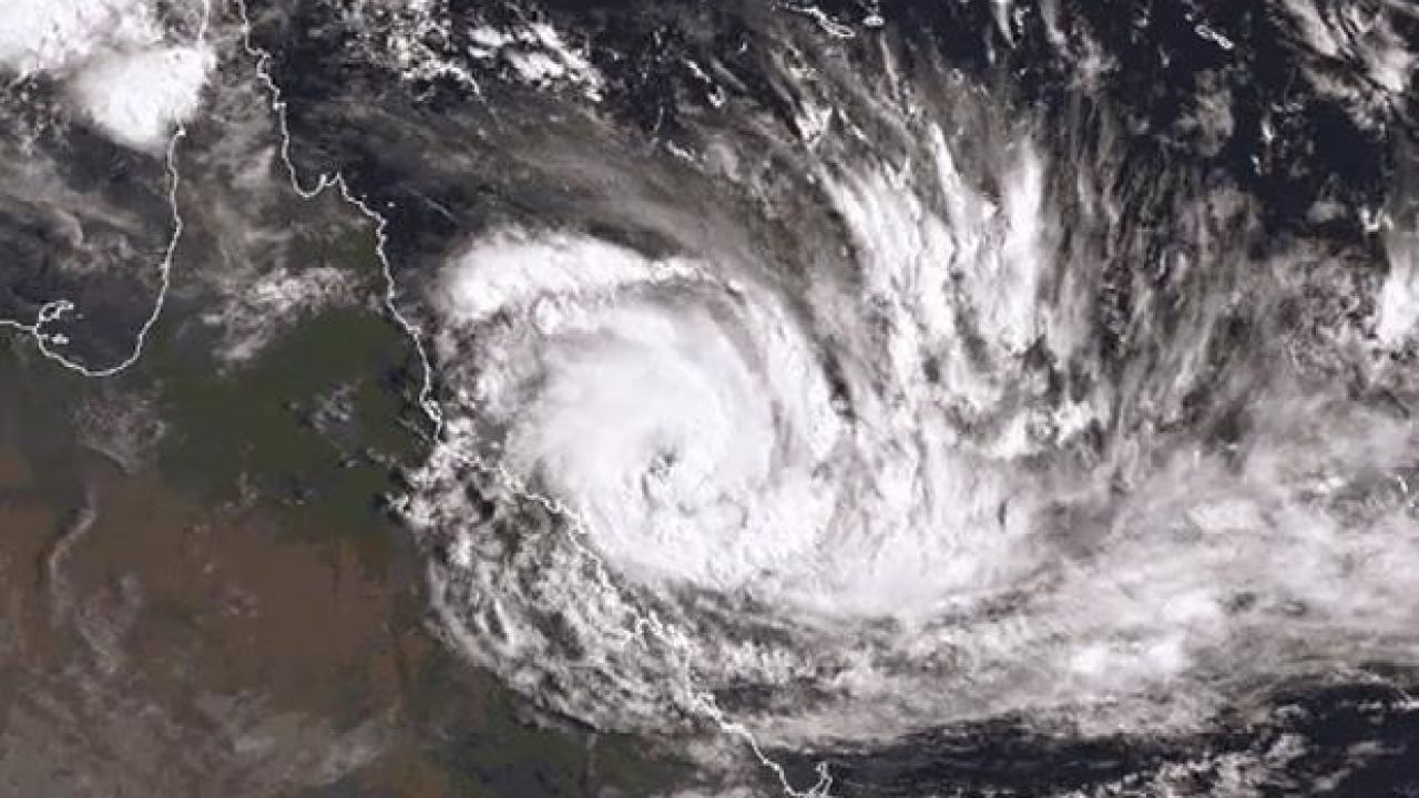 One Tourist Dead As Cyclone Debbie Intensifies To Severe Category Three