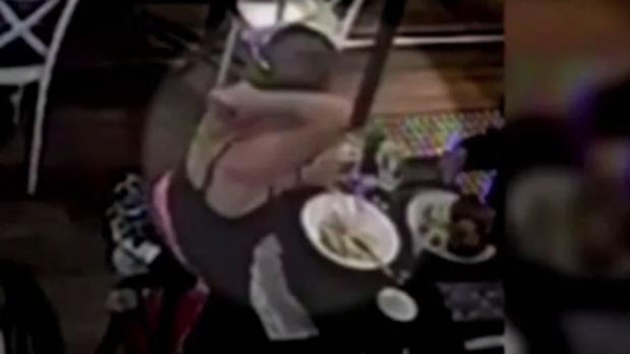 WATCH: QLD Woman Busted Sneaking Festy Hair Into Half-Eaten Restaurant Dish