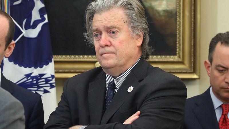 Alt-Right Schlub Steve Bannon Is Gone From Breitbart After Offending Trump