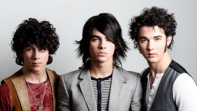 The Jonas Brothers Reactivated Their IG & Fans Reckon They’re Making A Comeback