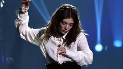 Lorde Reportedly The Only Grammy AOTY Nominee Denied A Solo Performance
