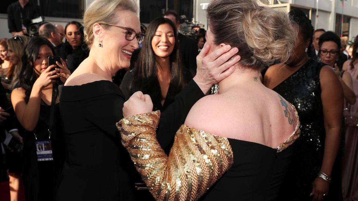 Kelly Clarkson Meryl Streep Golden Globes Red Carpet Fangirl