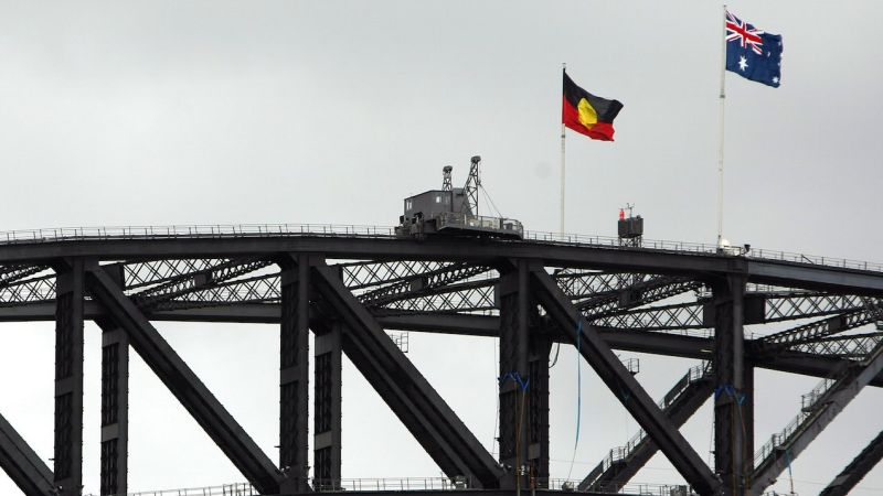 NSW Polis Back In Push To Permanently Fly Aboriginal Flag On Harbour Bridge