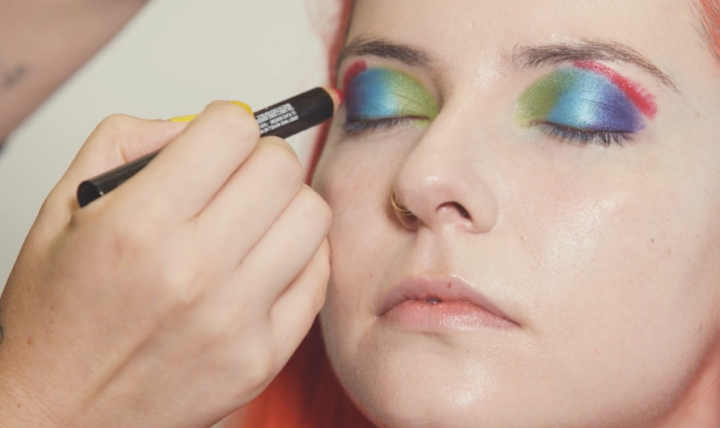 WATCH: Gag On This Sickeningly Simple Make Up Look Perf For Mardi Gras