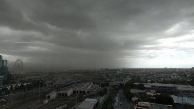 High Winds & A Bloody Huge Dust Storm Absolutely Smashed Melbourne This AM