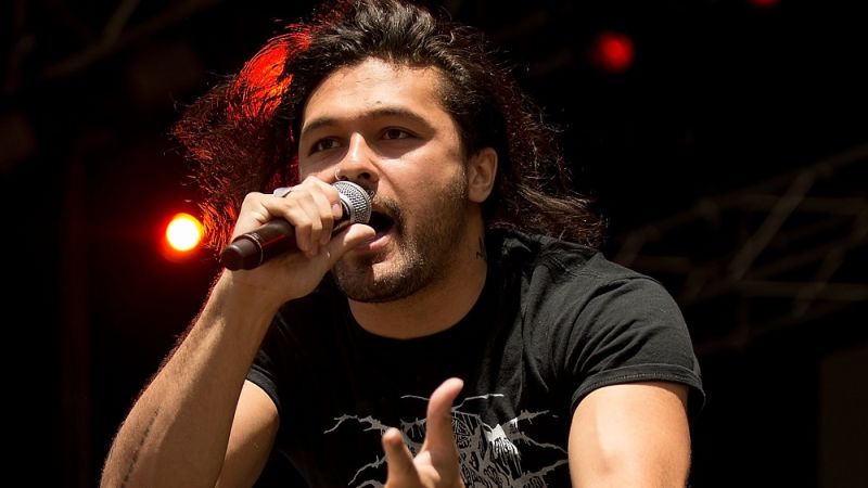 Dave From Gang Of Youths Fuming After US Airline Smashes His Guitar