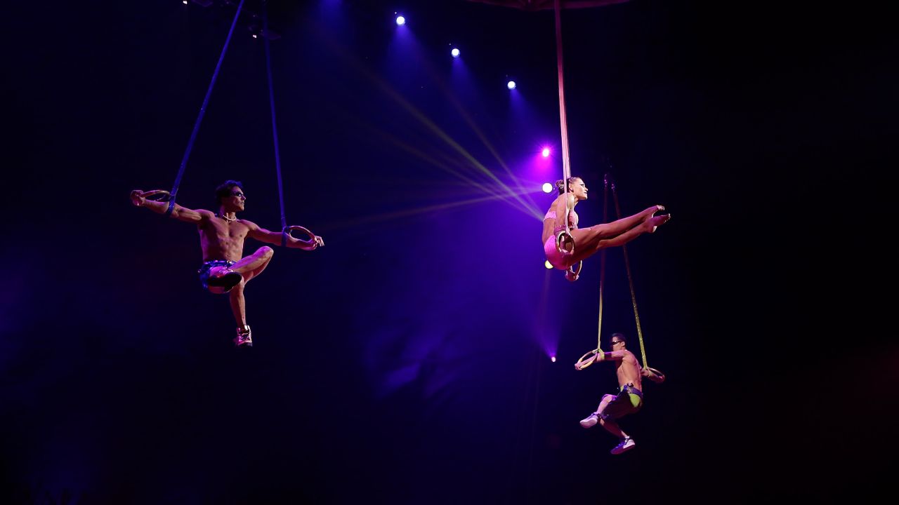 Cirque Du Soleil Acrobat Dies After Falling From Aerial Straps During Performance