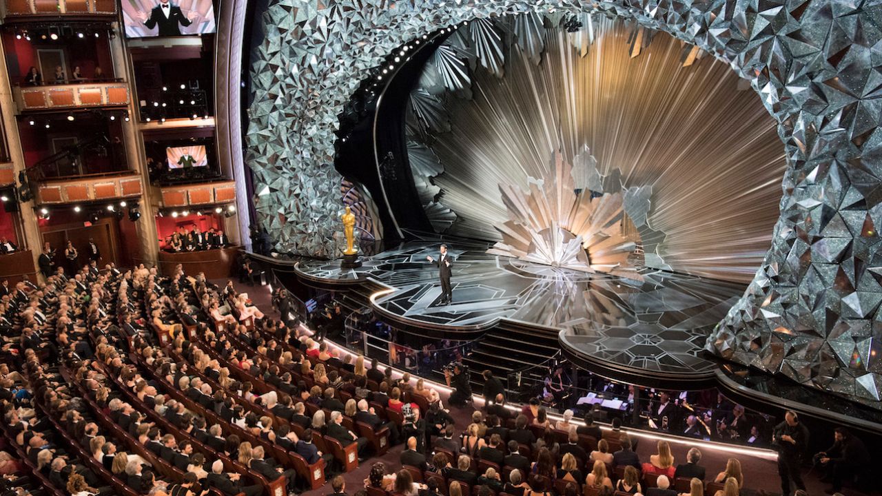 The 2018 Oscars Stage Is A Glittering Crystal Hell & Twitter Has Questions