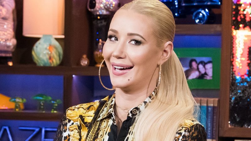 Iggy Azalea’s M8 Claims She Just Pulled A Kylie Jenner & Gave Birth To Her 1st Bb In Secret
