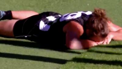 MCG Carnage Sees 2 AFL Players Break Limbs In 1 Horrific Quarter Of Footy