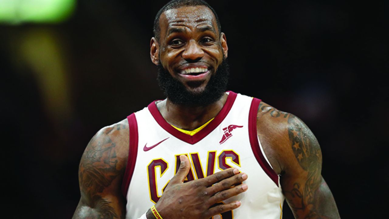 Watch LeBron James Absolutely Bamboozle Grown Men With A Rude No-Look Pass
