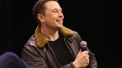 Elon Musk Casually Deletes Tesla & SpaceX FB Pages For Twitter Challenge