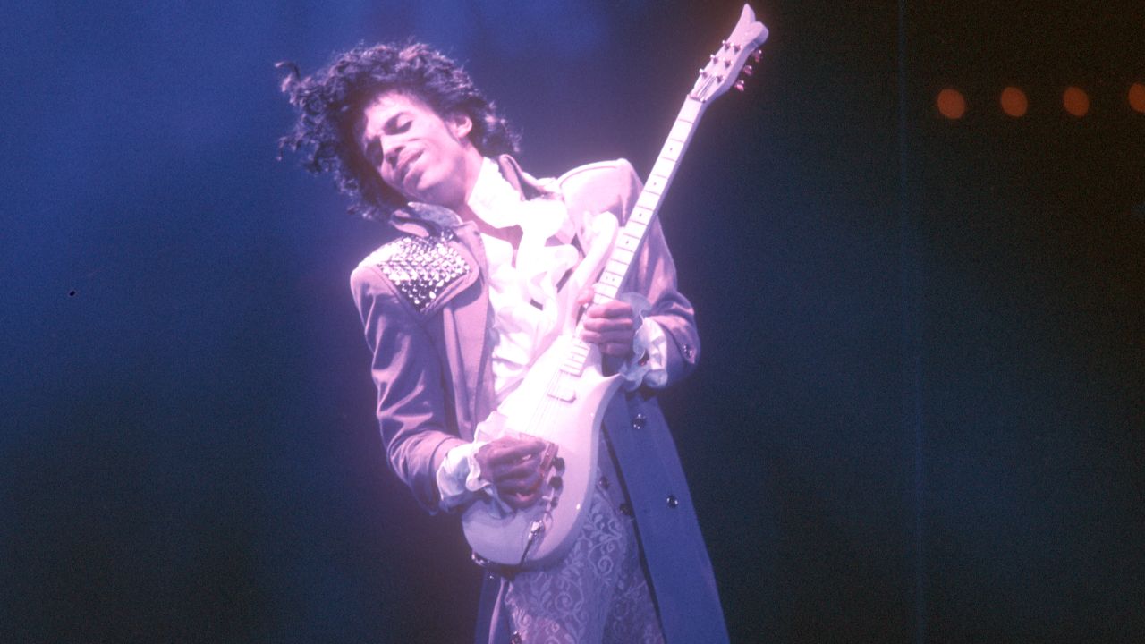 US Authorities Announce They’re Not Charging Anyone Over Prince’s Death