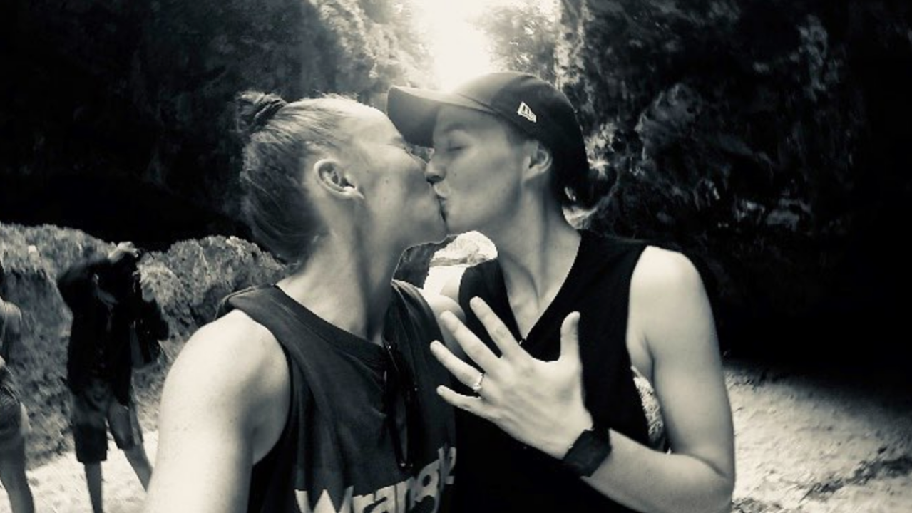 Two AFLW Freo Dockers Players Got Engaged Today & No *You’re* Crying