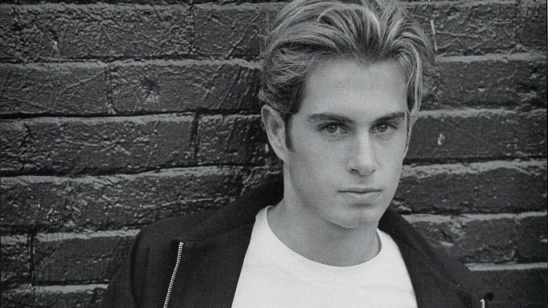 Bask In The Sheer Awkwardness Of Celebs’ Desperate Pasts AKA Old Headshots