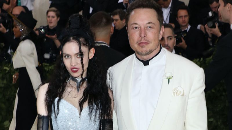 Elon Musk Denies That Azealia Banks Has Holed Herself Up Inside His House
