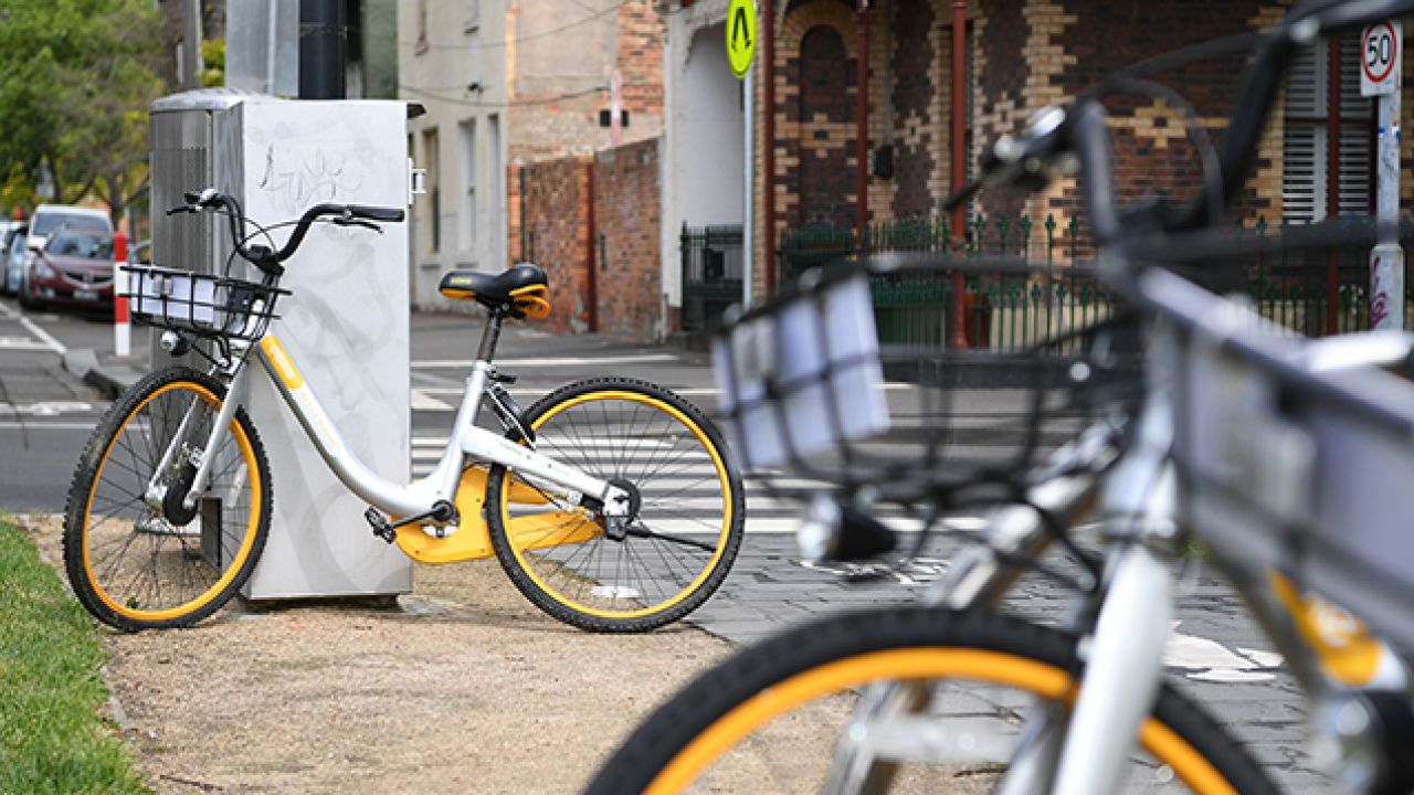VIC Police Are Hunting A Bloke Who Chucked An oBike At A Train