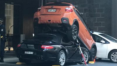 Two Cars In Sydney Found Mounting Each Other & That’s How Baby Cars Are Made