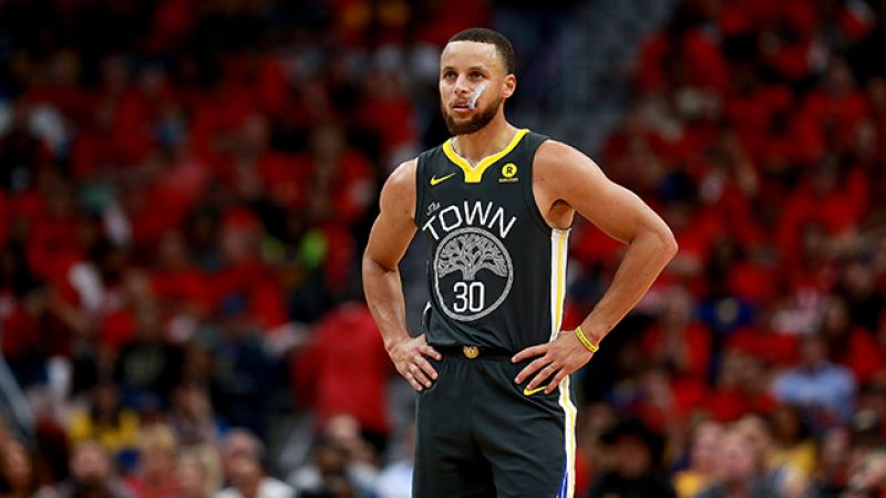 Hardcore Chinese NBA Fans Have Nicknamed Steph Curry “Fucks The Sky”