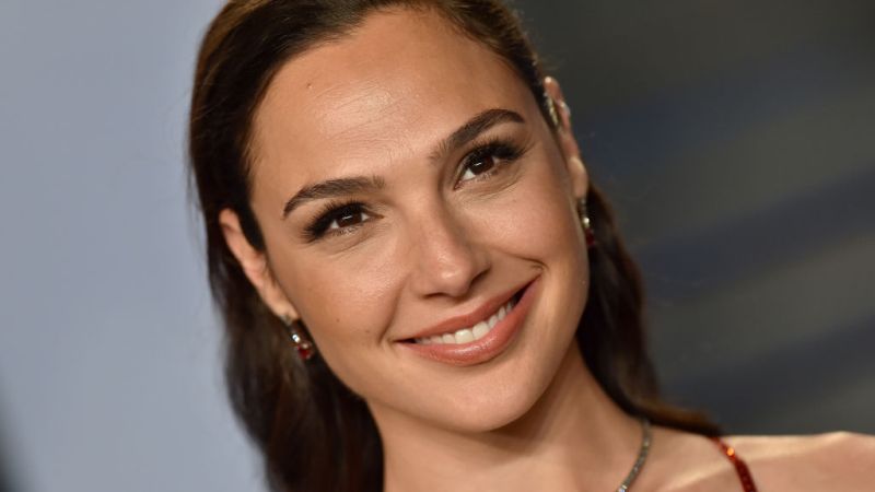 Gal Gadot Reveals Your First Look At Wonder Woman In The Upcoming ‘1984’