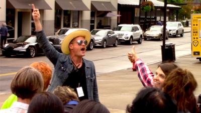 Some Aussie Psycho Trolled Punters In Nashville With A “Fake” Keith Urban