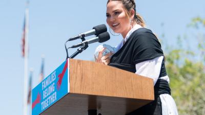 Chrissy Teigen Delivers Powerful Speech At ‘Families Belong Together’ March