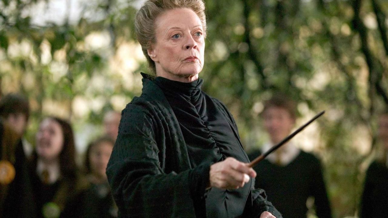 Dame Maggie Smith Once Lost Her Shit At The ‘Better Homes & Gardens’ Crew