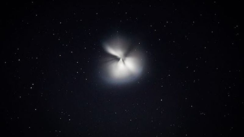 A Photographer Snapped This Deeply Strange ‘UFO’ In Regional NSW Last Night