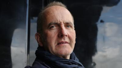 ‘Grand Designs’ Hero Kevin McCloud Is Coming To Oz And We’re Pitching A Tent