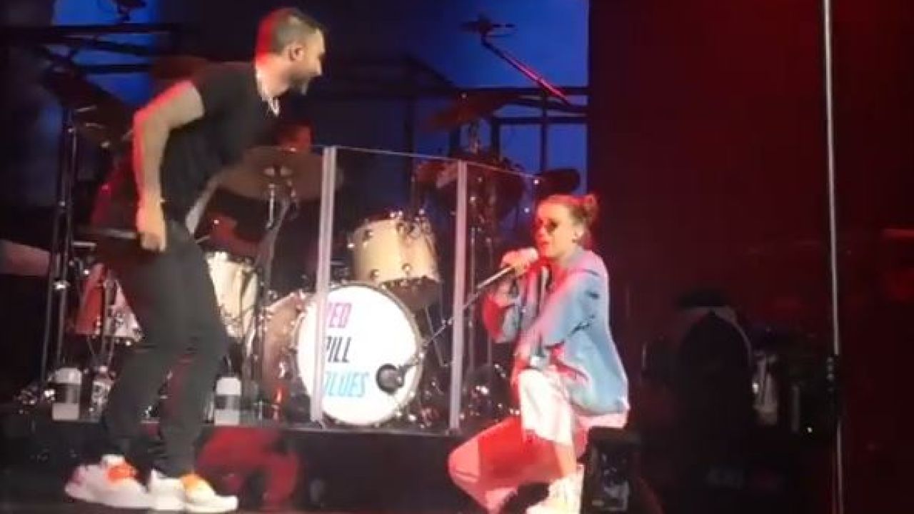Millie Bobby Brown Dropped An 11/10 Cardi B Impression On-Stage W/ Maroon 5