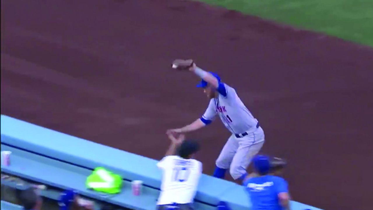 Baseball Player Pulls Off Flimflam Of The Year By Scoring Out With Fake Ball