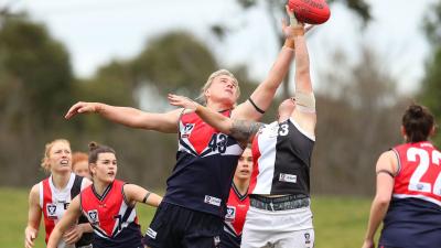 Hannah Mouncey Withdraws From AFLW Draft, Says AFL Treated Her “Like Shit”