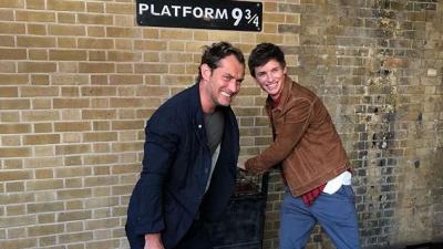 Jude Law & Eddie Redmayne Surprised A Bunch Of Muggles At King’s Cross