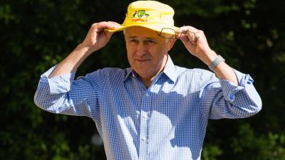 Malcolm Turnbull Hits NYC Streets Dressed As Yr Uncle, Asks To Be Left Alone